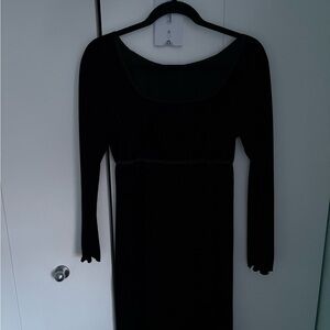Women's Black Long-Sleeve Scoop Neck velvet Dress